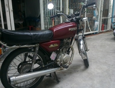 ขาย HONDA GL100 สภาพดีมากๆเอกสารโอนครบทุกอย่าง ขาย HONDA GL100 สภาพดีมากๆเอกสารโอนครบทุกอย่าง