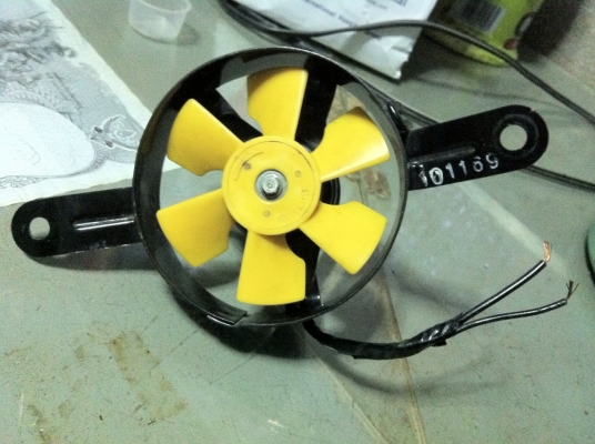 (ขายไปแล้วครับ ขอขอบคุณผู้ซื้อจาก พุทธมลฑล สาย 7 เป็นอย่างสูงครับ)ขาย พัดลมหม้อน้ำ ใส่มอเตอร์ไซด์ ฮอนด้า โซนิค พร้อมส่ง ราคาต่อรองได้ สามพราน นครปฐม