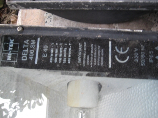 ขายไฟสนาม4โคม 1000เดียว หลอดขาดตามสภาพ