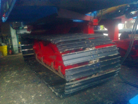 ขายรถเกี่ยวข้าว ศิษย์เจริญการช่าง 2 คัน ปี2011 พร้อมเทเล่อร์