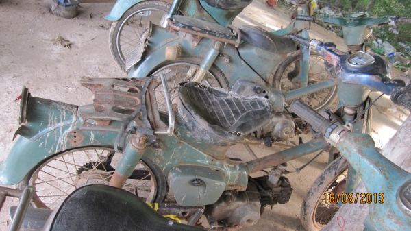 ด่วนๆครับชี50มาใหม่4คันคันล่ะ6000บาทราคานี้ไม่ลดนะครับขายตามสภาพรถเครื่องไม่ติดเล่มไม่มีครับสนใจติดต่อมาเลยครับ0801696651รถยุอำนาจเจริญครับส่งได้ทั่วไทยครับ+ค่าส่ง1000บาท...เอาก่อนเลือกก่อนเลยครับ