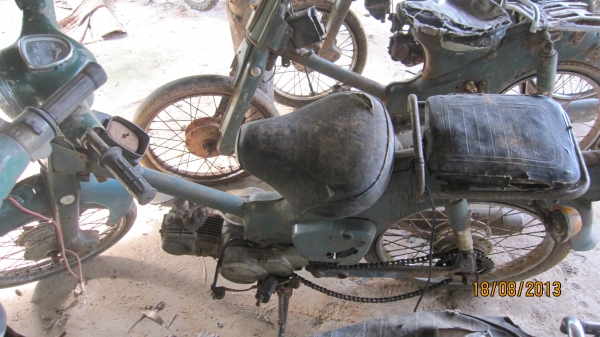 ด่วนๆครับชี50มาใหม่4คันคันล่ะ6000บาทราคานี้ไม่ลดนะครับขายตามสภาพรถเครื่องไม่ติดเล่มไม่มีครับสนใจติดต่อมาเลยครับ0801696651รถยุอำนาจเจริญครับส่งได้ทั่วไทยครับ+ค่าส่ง1000บาท...เอาก่อนเลือกก่อนเลยครับ