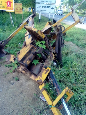 แขนขุดแบคโคร ติดตั้งรถไถ