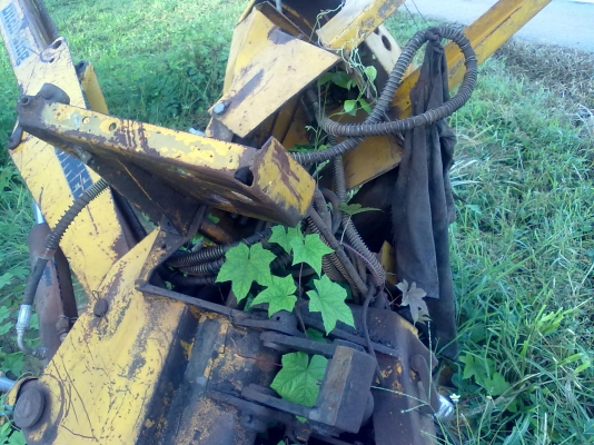 แขนขุดแบคโคร ติดตั้งรถไถ