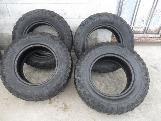 ยาง KUMHO 245/75R16 ปี10 สวยๆ 4 เส้น ราคา 3000 บาท