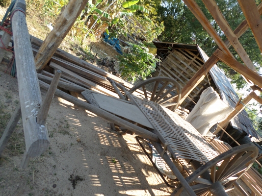 ขายเกวียนโบราณไม้พยุงเกือบทั้งหลังเริ่มจะหายากแล้วครับ เกวียนสภาพดีสภาพเกือบสมบูรณ์เก่าเก็บของผูเต่าแถวบ้านครับ  มียุ3หลังด่วนๆๆๆเปิดที่หลังละ13000บาทราคาคุยกันได้ครับสนใจติดต่อ 0801696651 อยู่อำนาจเจริญครับ