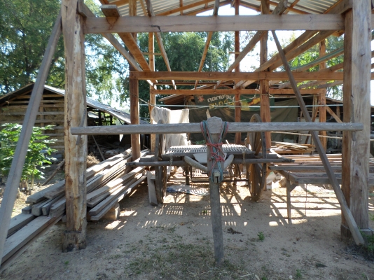 ขายเกวียนโบราณไม้พยุงเกือบทั้งหลังเริ่มจะหายากแล้วครับ เกวียนสภาพดีสภาพเกือบสมบูรณ์เก่าเก็บของผูเต่าแถวบ้านครับ  มียุ3หลังด่วนๆๆๆเปิดที่หลังละ13000บาทราคาคุยกันได้ครับสนใจติดต่อ 0801696651 อยู่อำนาจเจริญครับ