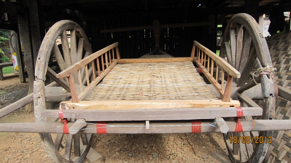 ขายเกวียนโบราณไม้พยุงเกือบทั้งหลังเริ่มจะหายากแล้วครับ เกวียนสภาพดีสภาพเกือบสมบูรณ์เก่าเก็บของผูเต่าแถวบ้านครับ  มียุ3หลังด่วนๆๆๆเปิดที่หลังละ13000บาทราคาคุยกันได้ครับสนใจติดต่อ 0801696651 อยู่อำนาจเจริญครับ