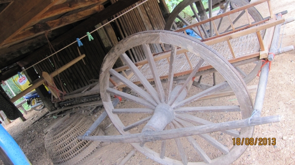 ขายเกวียนโบราณไม้พยุงเกือบทั้งหลังเริ่มจะหายากแล้วครับ เกวียนสภาพดีสภาพเกือบสมบูรณ์เก่าเก็บของผูเต่าแถวบ้านครับ  มียุ3หลังด่วนๆๆๆเปิดที่หลังละ13000บาทราคาคุยกันได้ครับสนใจติดต่อ 0801696651 อยู่อำนาจเจริญครับ