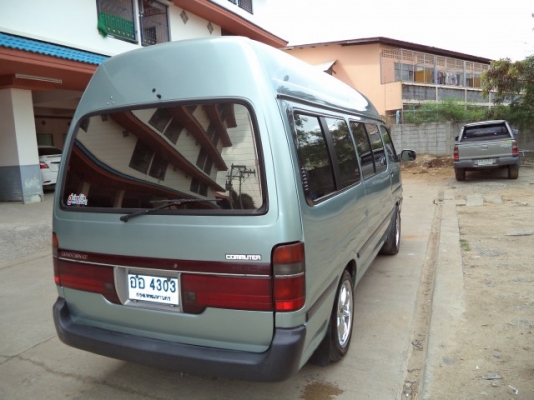 รถตู้toyota commuter