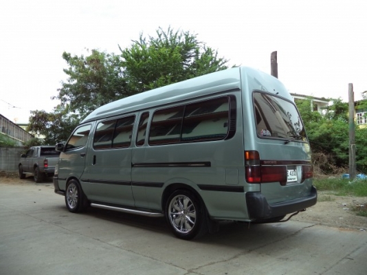 รถตู้toyota commuter