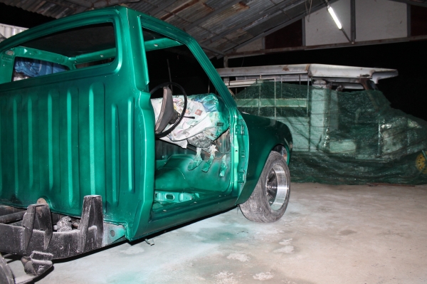 ทำสีรถเก่าคลาสสิคราคากันเองครับ