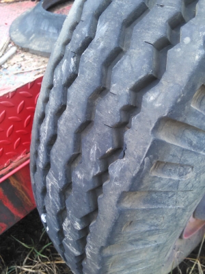 เทเล่อร์ลากรถตัดอ้อยขนาดสามเพลารถสิบล้อ ราคาต่อรองได้โทรมาคุยกันก่อนนะค่ะ