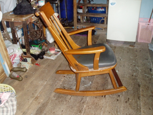 ขายเก้าอี้โยก ขายเก้าอี้โยก