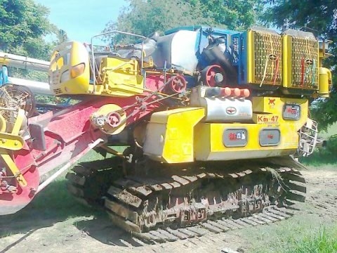 ขายรถเกี่ยว KM47 อุ้ม 2.5 ตัน พร้อมใช้ รถใช้งานอยู่ 088-4501277