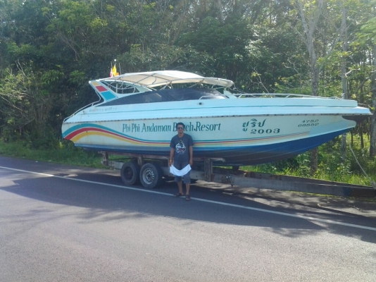ขายเรือเร็ว 27 ฟุต เครื่องยามาฮ่า 200 แรง  พร้อมใช้งาน พิเศษลด เหลือ 265000 บาทแล้ว
