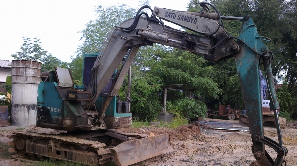 ขายkomatsu 75uuรถพร้อมใช้งานมีปุ้กี๊2อันระบบดีทำงานไวมาก