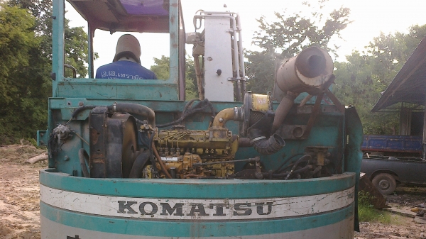 ขายkomatsu 75uuรถพร้อมใช้งานมีปุ้กี๊2อันระบบดีทำงานไวมาก