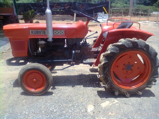 ขาย  KUBOTA  L 2000  พร้อมใช้งานครับ