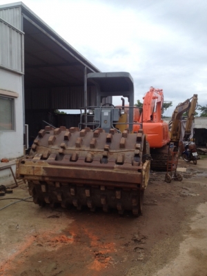 ขายรถบด Volvo 2 เพลา+เปลือกหนาม ขายรถบด Volvo 2 เพลา+เปลือกหนาม