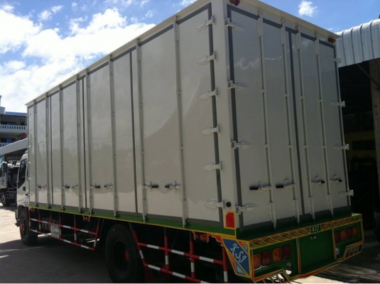 ISUZU FTR DECA EURO 2  6ล้อตู้บรรทุก 10 บาน
