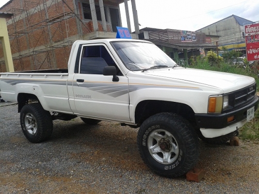 ขาย TOYOTA LN คานแข็งแท้ๆตั้งแต่เกิด สภาพสวยเดิมๆ จ้า !!!!!