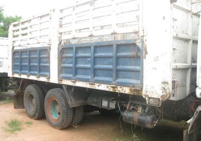 ขายนางฟ้าวางเครื่อง 320 หัวเดก้า สองเพลาไม่ดั้มพ์รถล่องครับ โทร 088-4501277