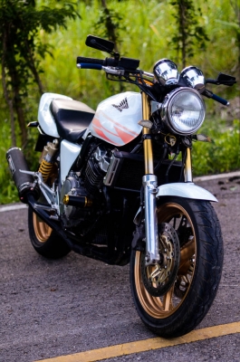 ขาย - แลก Cb400 ปี 95 สวยใสใหม่กริป ของแต่งเยอะอยากขับ 4 ล้อ สนใจโทรมาเลยคับ