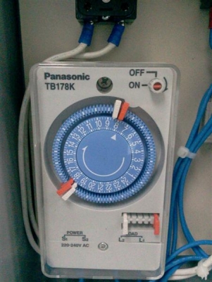 ตู้ควบคุมปั้มสูบน้ำเปิดปิดอัตโนมัติ  รดน้ำในสวน,ในไร่