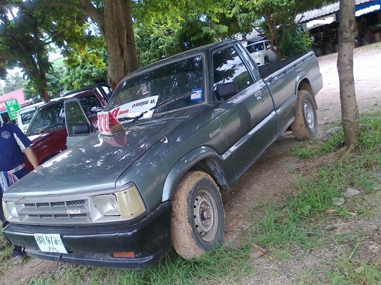 ขายด่วน..Mazda B2200 เครื่องยนต์ 88 แรงม้า ประหยัดน้ำมัน รถปี 32 มีทะเบียน.