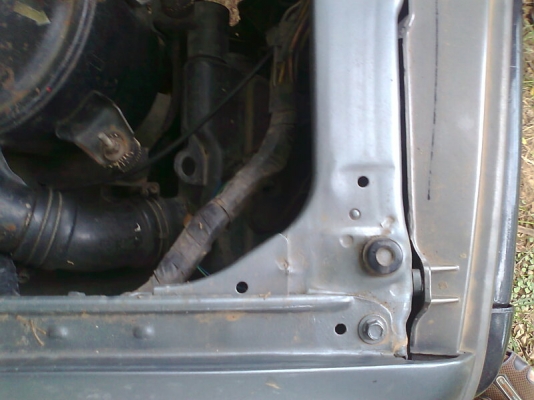 ขายด่วน..Mazda B2200 เครื่องยนต์ 88 แรงม้า ประหยัดน้ำมัน รถปี 32 มีทะเบียน.