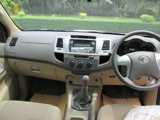 TOYOTA HILUX VIGO DUBLE CAB 2.5 E ABS TOYOTA HILUX VIGO DUBLE CAB 2.5 E ABS