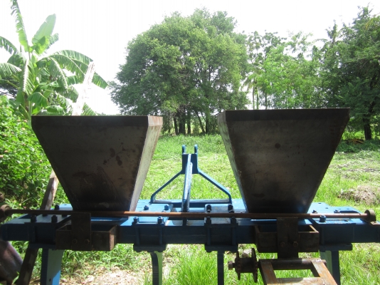 ขายริปเปอร์4ขาพร้องถังใส่ปุ๋ยสองใบ ขายริปเปอร์4ขาพร้องถังใส่ปุ๋ยสองใบ