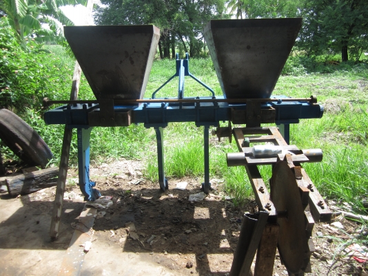 ขายริปเปอร์4ขาพร้องถังใส่ปุ๋ยสองใบ