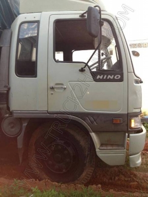 รถบรรทุก 6 ล้อ ยี่ห้อ HINO รุ่น GD3WLLA 165 แรงม้า