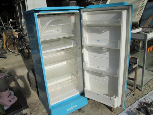 ขายตู้เย็นพร้อมใช้   สภาพดีรับประกันความเย็น  พร้อมส่งครับ