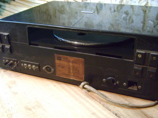 ชุดเครื่องเล่นแผ่นเสียงพร้อมลำโพง TOSHIBA SM-130 เสียงดีครับ