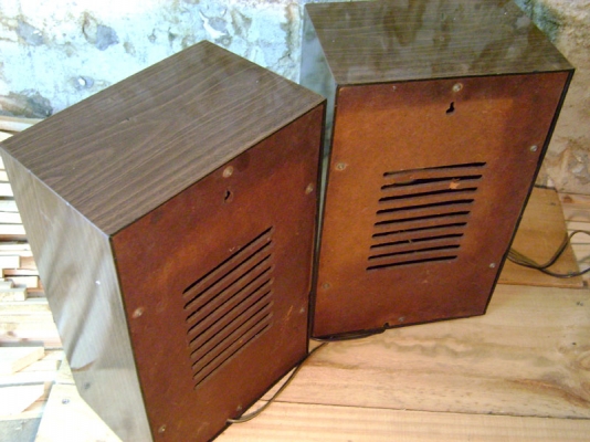 ชุดเครื่องเล่นแผ่นเสียงพร้อมลำโพง TOSHIBA SM-130 เสียงดีครับ