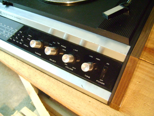 ชุดเครื่องเล่นแผ่นเสียงพร้อมลำโพง TOSHIBA SM-130 เสียงดีครับ