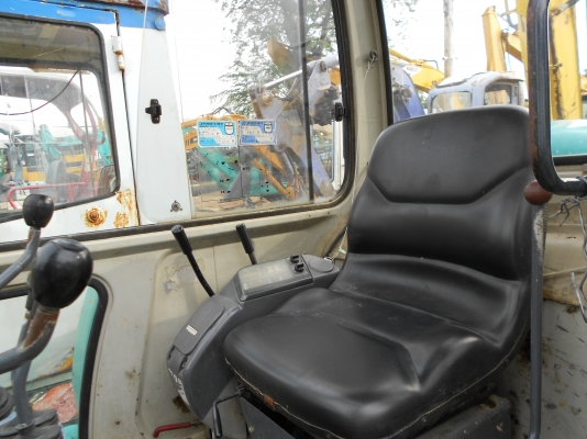 KOMATSU PC20-7E หัวเก๋ง  เก่านอก เอวแน่น ปั็มแรง เครื่องดำ