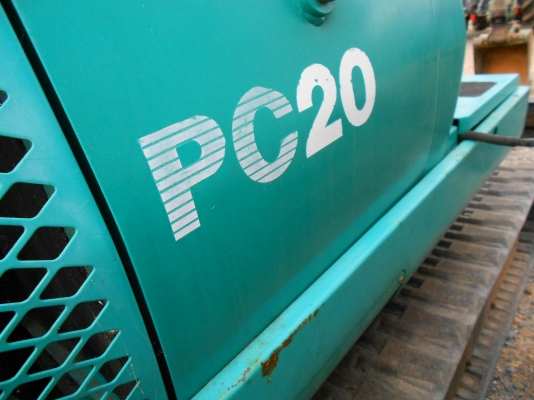 KOMATSU PC20-7E หัวเก๋ง  เก่านอก เอวแน่น ปั็มแรง เครื่องดำ