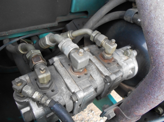 KOMATSU PC20-7E หัวเก๋ง  เก่านอก เอวแน่น ปั็มแรง เครื่องดำ