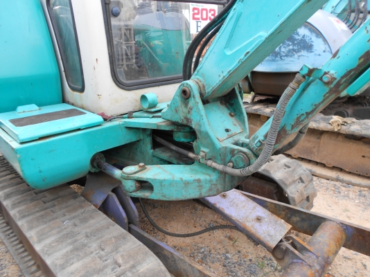 KOMATSU PC20-7E หัวเก๋ง  เก่านอก เอวแน่น ปั็มแรง เครื่องดำ