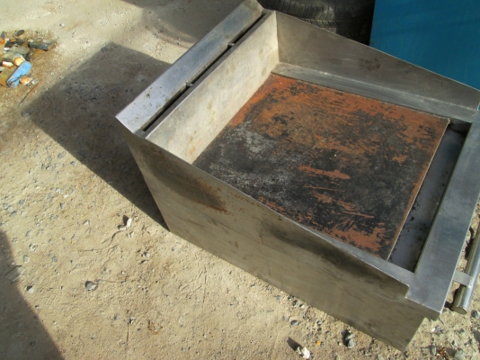 น่าจะเป็นเตาสะเต็ก   ขายตามสภาพ   ต้องตรวจเชคครับ