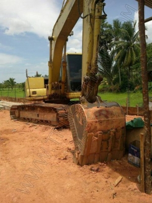 รถแบคโฮ  ยี่ห้อ KOMATSU PC120-6