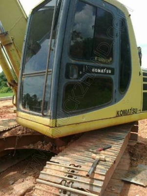 รถแบคโฮ  ยี่ห้อ KOMATSU PC120-6