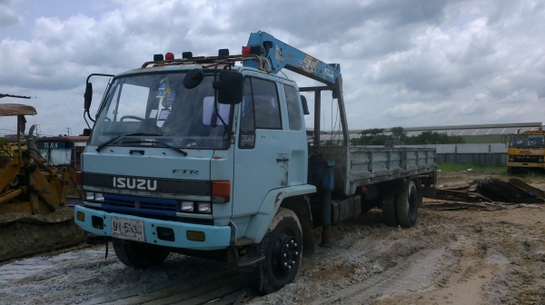 ขายรถ 6ล้อเฮี้ยบเครน 5 ตัน  ช่วงยาว 7 เมตร พร้อมใช้งาน