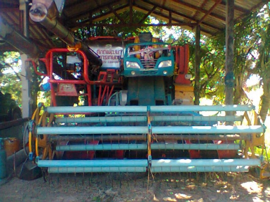 รถเกี่ยวข้าวศักดิพัฒนาบิ๊ก47 อุ้มโรงงาน เครื่อง6D17TURBO