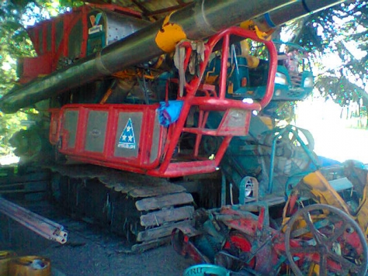 รถเกี่ยวข้าวศักดิพัฒนาบิ๊ก47 อุ้มโรงงาน เครื่อง6D17TURBO