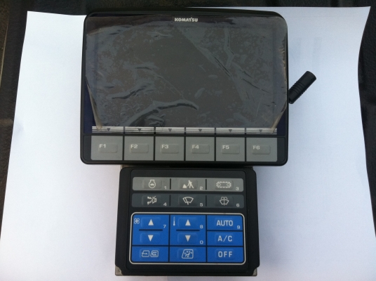 กล่องเครื่องยนต์PC200-8